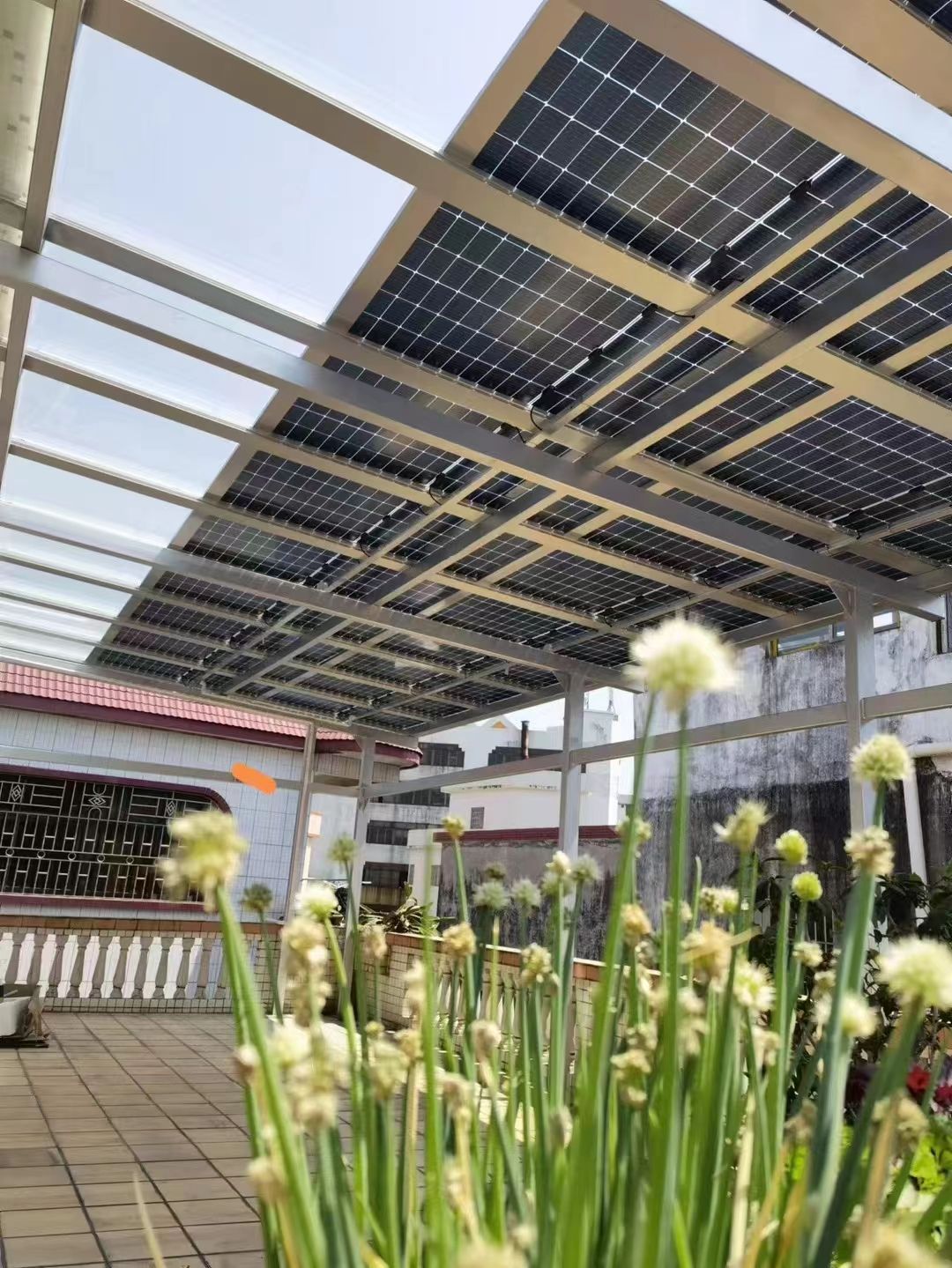 海丰别墅家用屋顶太阳能发电系统安装